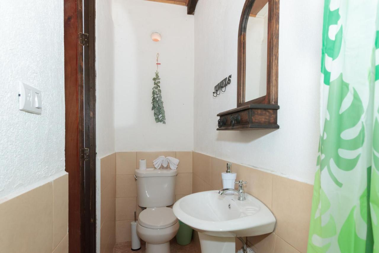 Casa Tamarindo Bed & Breakfast Antigua Exterior photo